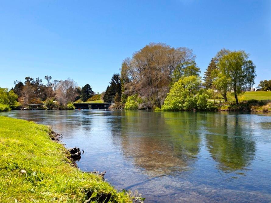 Marinaside Villa - Taupo Holiday Apartment Eksteriør bilde